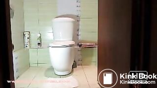 GirlPooping (5)