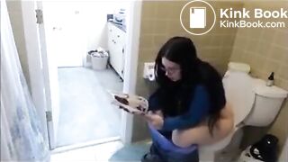 Toilet52 Broken Toilet