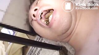 Long shit into his opened mouth