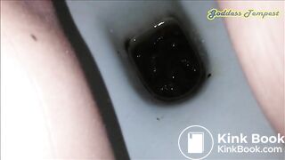 Free Clip Of Goddess Tempest Taking A Shit!