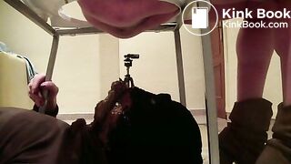 Spanish girls pooping on slave (11)