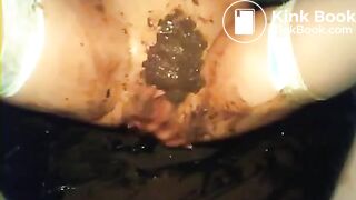 franticly masturbating scat girl