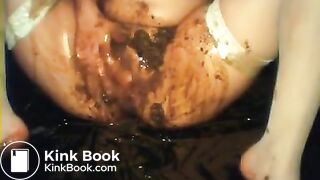 franticly masturbating scat girl