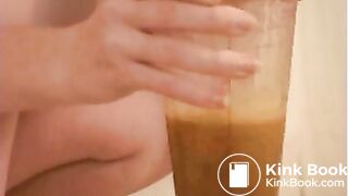 Lucy Shitting For Valentine