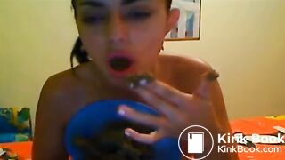 young colombian hottie chewing her shit