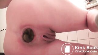 Pooping and pissing girls Scat porn video's