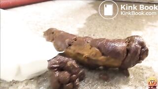 Well-dressed woman shitting in the alley 5