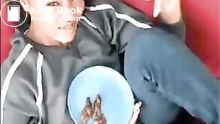 Black Girl Shitting - 1865824