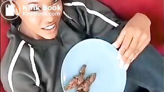 Black Girl Shitting - 1865824