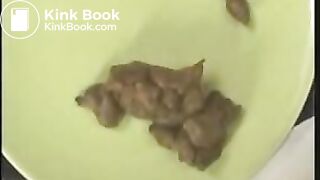 Nadiah Pooping And Smearing Shit