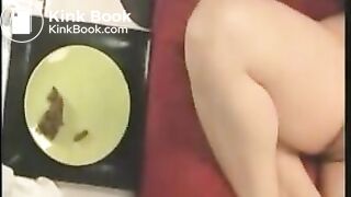 Nadiah Pooping And Smearing Shit