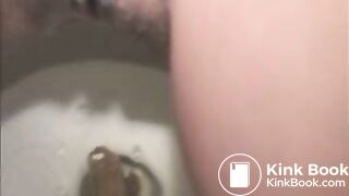 GirlPooping (9)