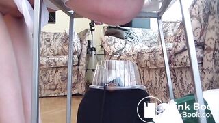 Spanish girls pooping on slave (25)