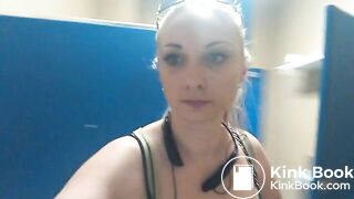 Blond Stunna Dumping