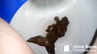 Huge shit after having eaten chili tortilla