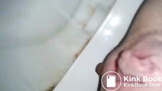 Huge shit after having eaten chili tortilla