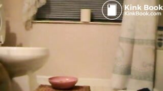 Amateur Teen Slave Eating Shit in Toilet (Scat)