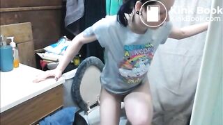 netalia-toilet-squats-2