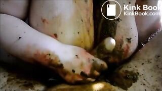 Amateur couple having messy scat sex (Clip 2)