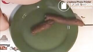 Sofea Accidently poops her panties and Nadiah take a huge dump