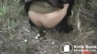 Japanese Girls Outdoor Poop