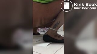 Mature shit in the Flor