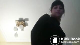 Spanish girls pooping on slave (21)