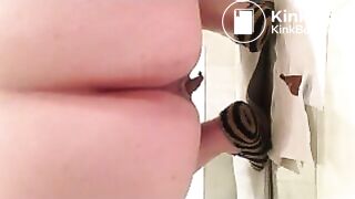 A little poo and a fart ! - Video