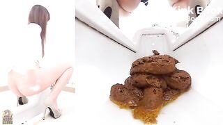 Cutest face in the toilet