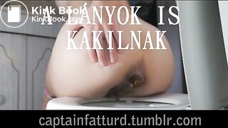 Lányok is kakilnak  Girls poop too