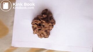 amateur girl pooping