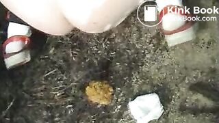 POOPOO OUTSIDE CARINA