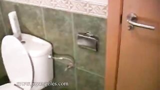 Loud Powerful Farts While Pooping