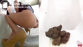 Beautiful Japanese Girls Pooping