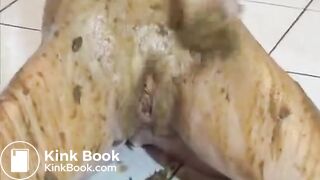 Teen Shitting In Her Own Face