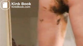 Steffi Fucks Herself Shitting