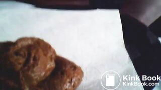 Fat mature lady taking a massive shit