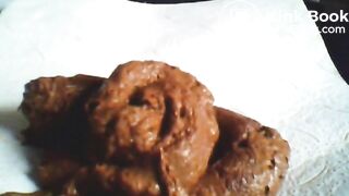 Fat mature lady taking a massive shit