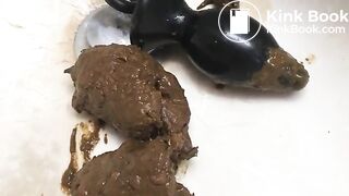 BBW shits out butt plug and sucks it