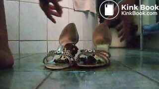 Scat_in_gold_Sandals