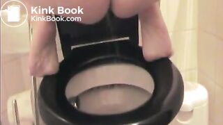 Huge turd coming from tight amateur asshole - Scat Video Collection