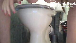 Cam slut tastes her stinky shit