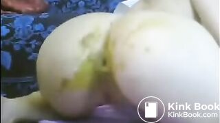 Alice tapada na merda