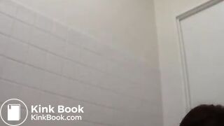 Popcorn diarrhea on the flor & disturbed during di