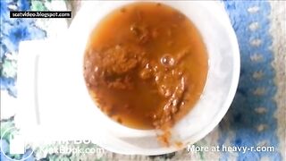 Amateur Girl Making Scat Soup