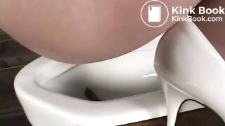 Shitting in Toilet3