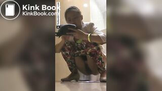 pooping shitting