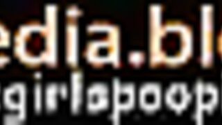 AmazingGirlsPooping (6)