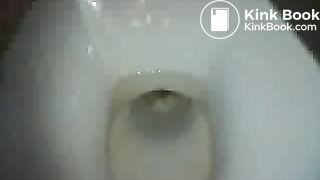 an unknown girl droppin a big one