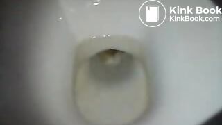 an unknown girl droppin a big one